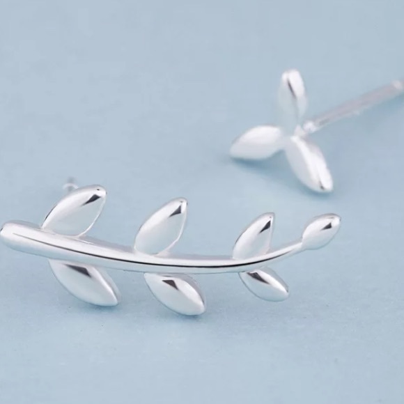 Jewelry - 🌱Sterling silver leaves earrings